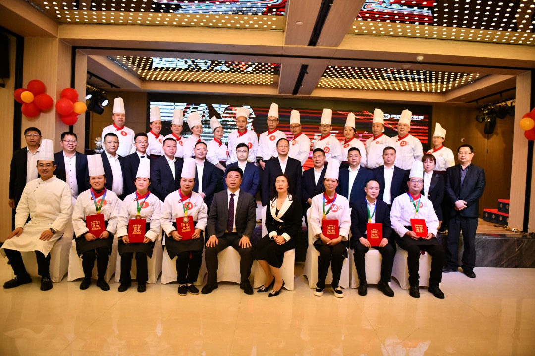 目标已定 势必告竣丨GA黄金甲餐饮集团召开2023年一季度经营事情剖析会